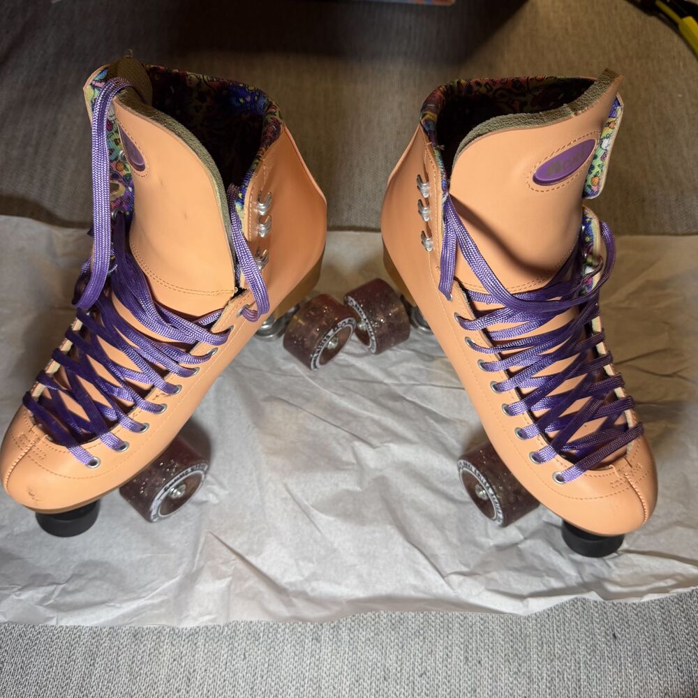 Moxi Beach Bunny Roller Skates - Size 8, Peach Blanket